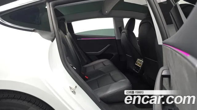 Tesla Model 3 — Фото автомобиля 11