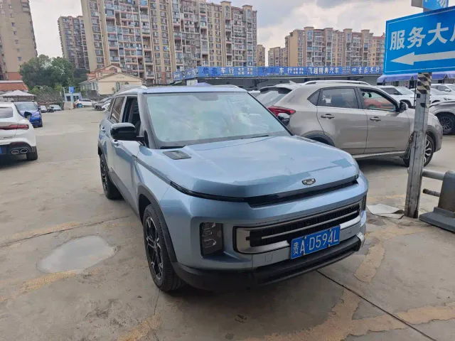 Geely ICON — Фото автомобиля 2