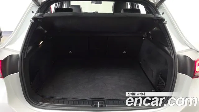 Mercedes-Benz EQA — Фото автомобиля 20