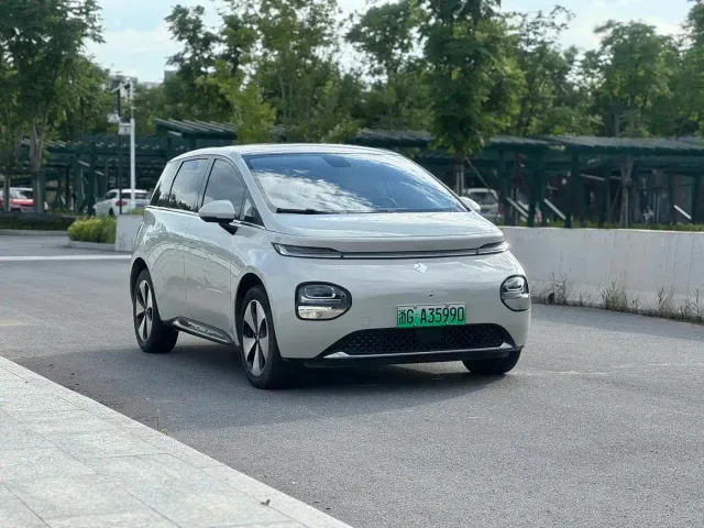 Baojun Cloud — Фото автомобиля 3
