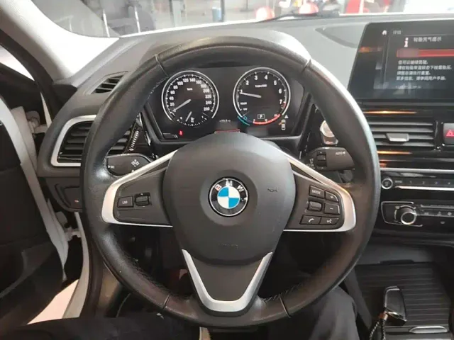 BMW 1 Series — Фото автомобиля 10