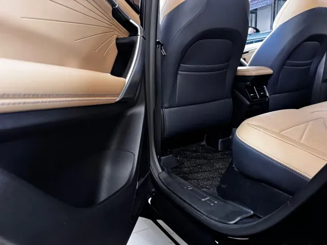 Geely Boyue L — Фото автомобиля 13