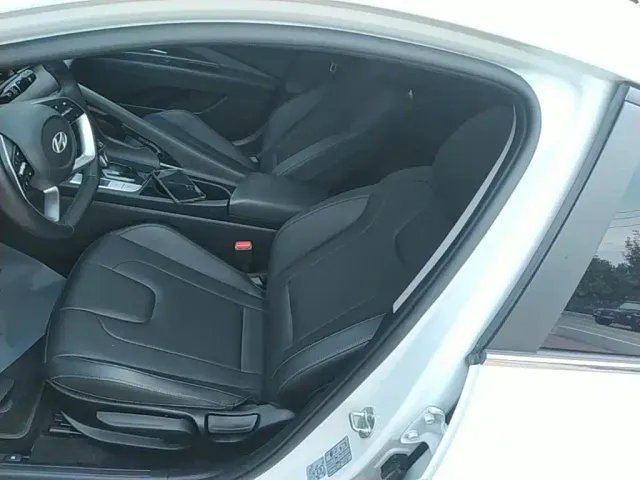 Hyundai Elantra — Фото автомобиля 14