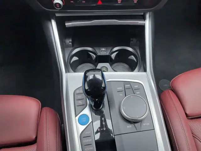 BMW i4 — Фото автомобиля 13