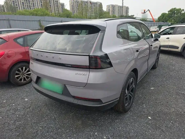 Volvo XC70 Plug-in Hybrid — Фото автомобиля 6