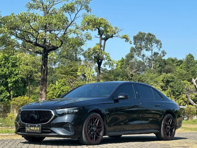 Фотография автомобиля — Mercedes-Benz E-Class