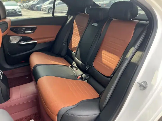 Mercedes-Benz C-Class — Фото автомобиля 20