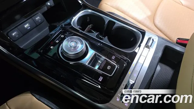 Kia Carnival Generation 4 — Фото автомобиля 9