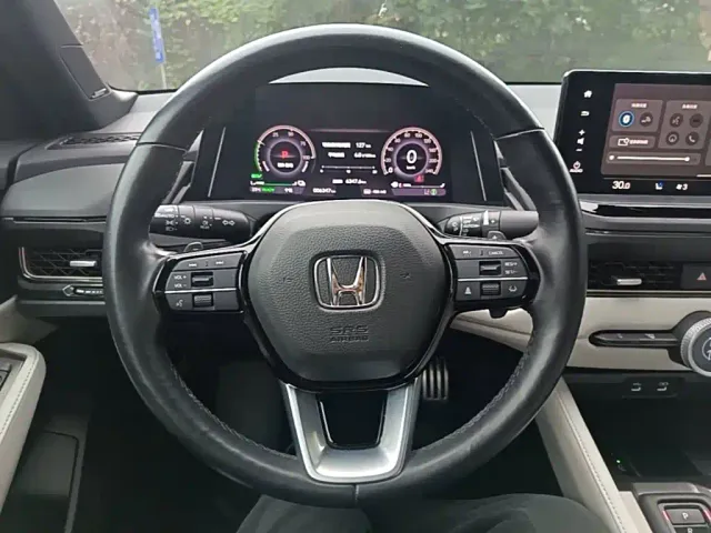Honda Inspire Hybrid — Фото автомобиля 10