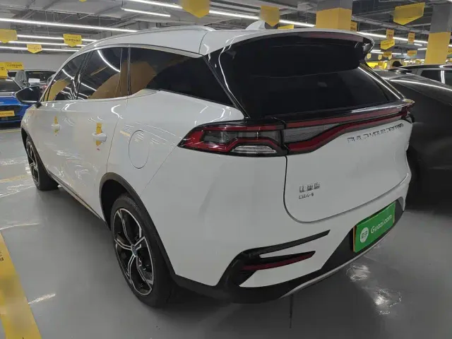 BYD Tang — Фото автомобиля 22