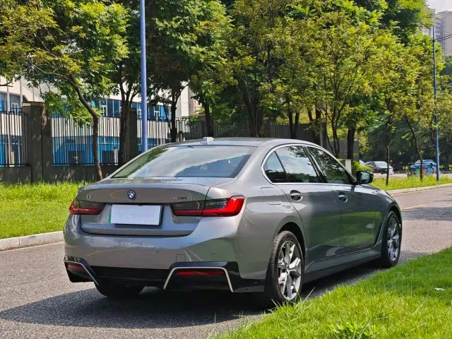 BMW BMW i3 2025 eDrive 35 L — Фото автомобиля 14