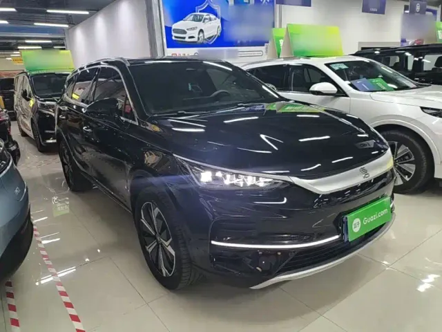 BYD Tang — Фото автомобиля 3