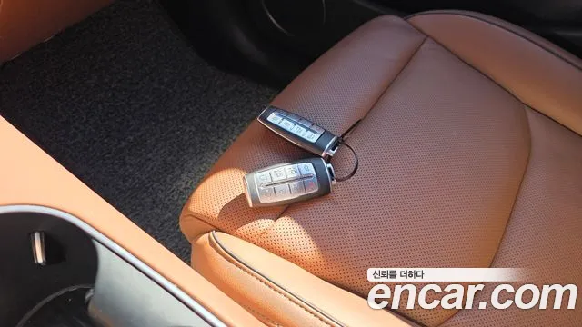 Genesis GV70 — Фото автомобиля 22