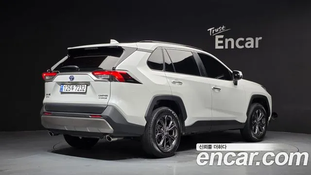 Toyota RAV4 — Фото автомобиля 2