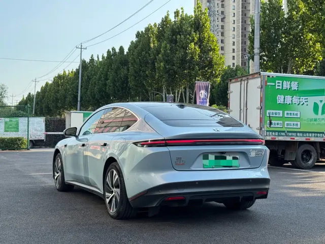 Nio ET5 — Фото автомобиля 6