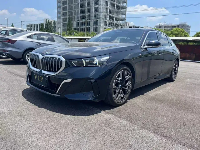 BMW 5 Series — Фото автомобиля 2