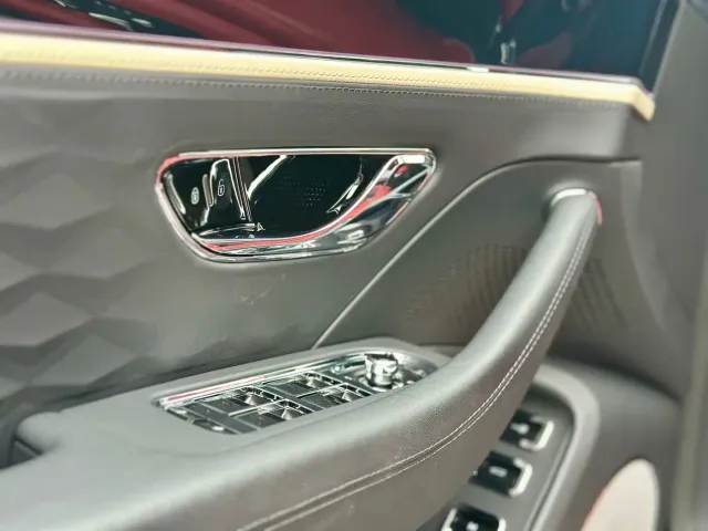 Bentley Flying Spur — Фото автомобиля 14