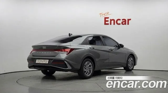 Hyundai Avante CN7 — Фото автомобиля 2