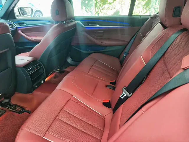 BMW 5 Series — Фото автомобиля 3