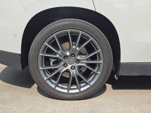 Leapmotor C10 — Фото автомобиля 14