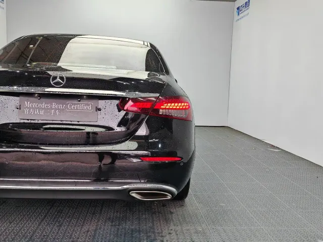 Mercedes-Benz E-Class — Фото автомобиля 21