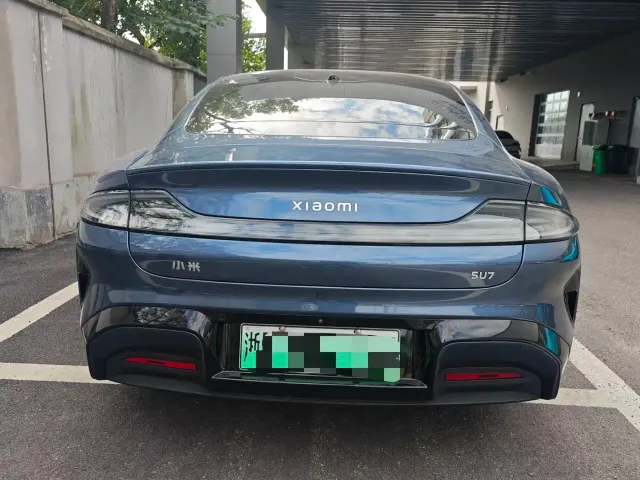 Xiaomi SU7 — Фото автомобиля 14