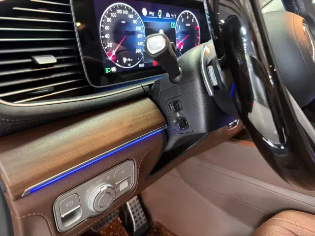 Mercedes-Benz GLS-Class — Фото автомобиля 10