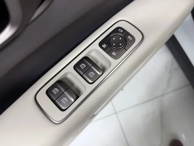 Li Auto i6 — Фото автомобиля 8