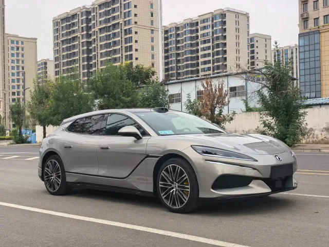 Denza Z9GT — Фото автомобиля 3