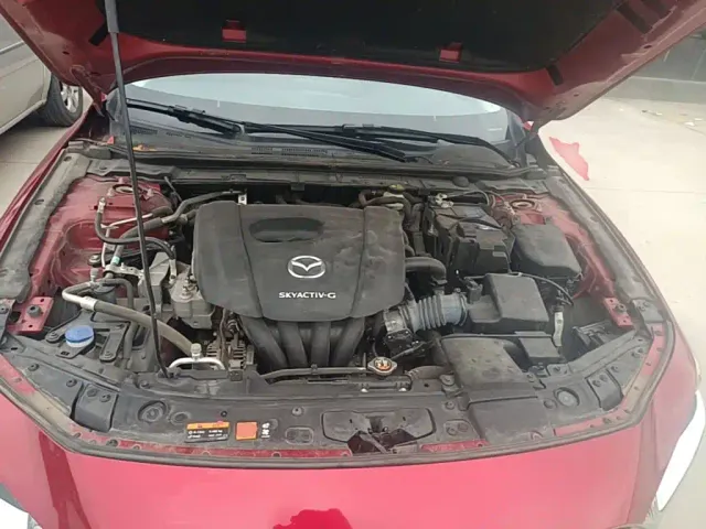 Mazda Axela — Фото автомобиля 19