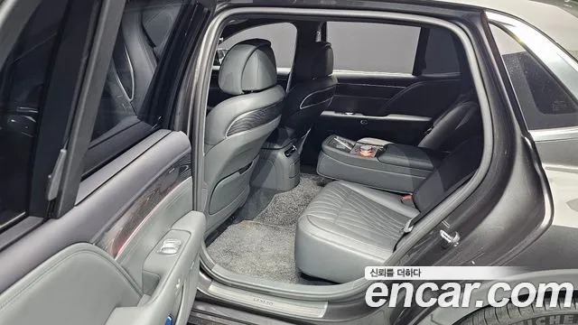 Genesis G90 Бензин 3.5 Turbo 2WD — Фото автомобиля 30