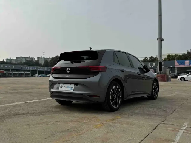 Volkswagen ID.3 — Фото автомобиля 8
