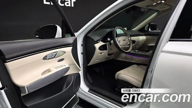 Genesis GV70 — Фото автомобиля 10