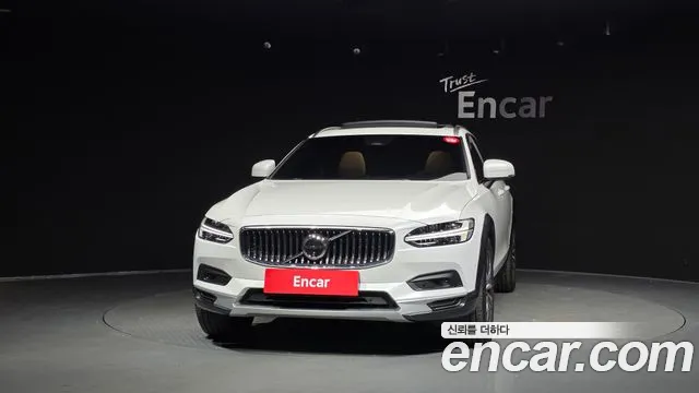 Вольво V90 — Фото автомобиля 3