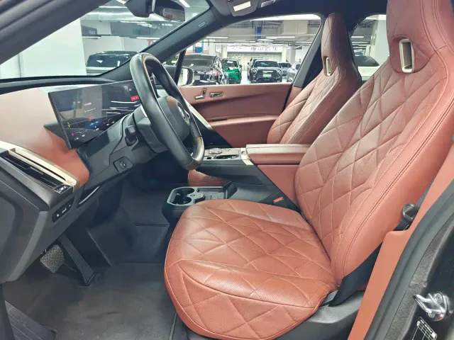 BMW iX M60 — Фото автомобиля 18