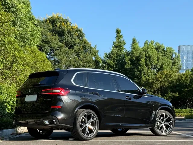 BMW X5 — Фото автомобиля 3