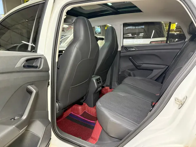 Volkswagen T-Cross — Фото автомобиля 9