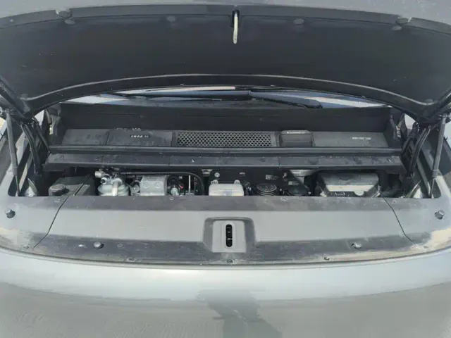 Li Auto MEGA — Фото автомобиля 9