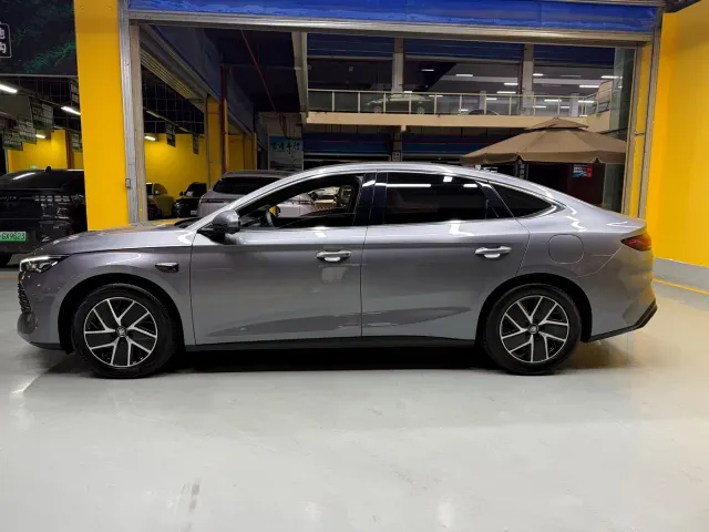 BYD Qin L — Фото автомобиля 8