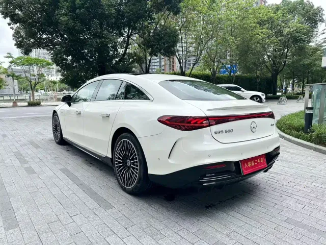 Mercedes-Benz EQS — Фото автомобиля 5
