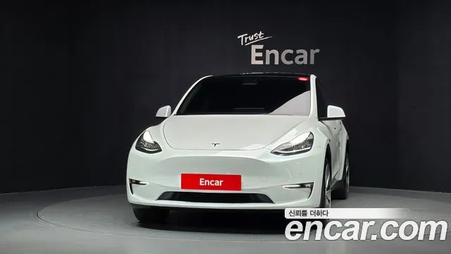 Tesla Model Y — Фото автомобиля 3