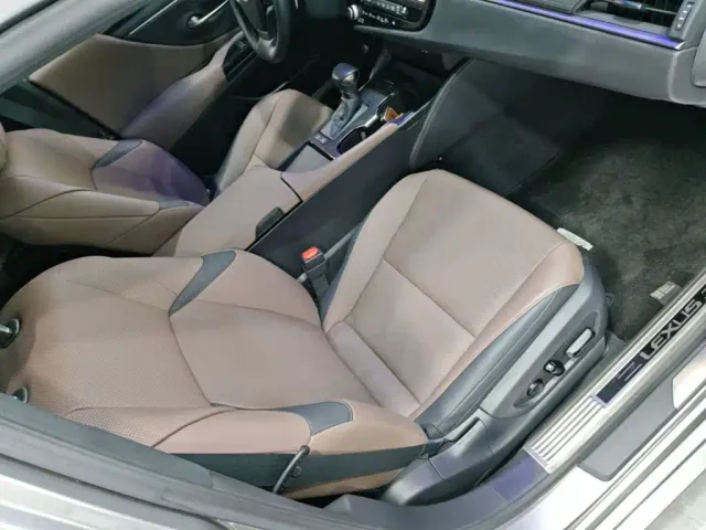 Lexus ES — Фото автомобиля 24
