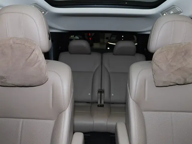 Li Auto i8 — Фото автомобиля 9