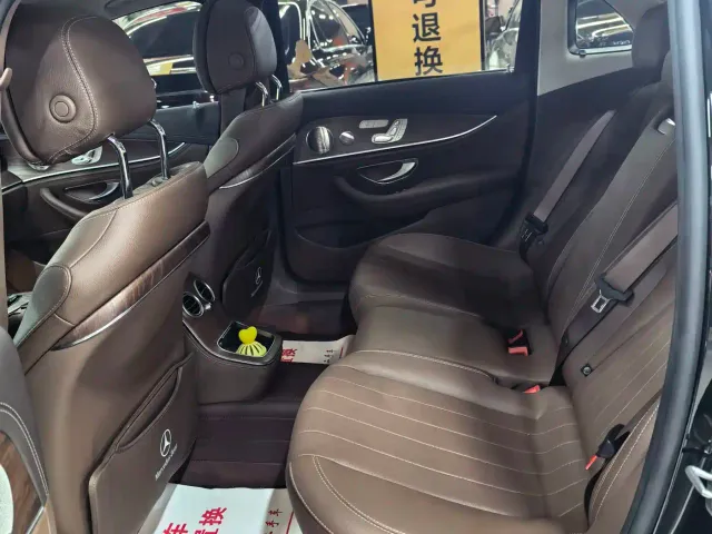 Mercedes-Benz E-Class — Фото автомобиля 7