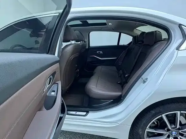 BMW 3 Series — Фото автомобиля 7