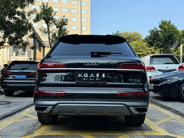 Audi Q7 — Фото автомобиля 4