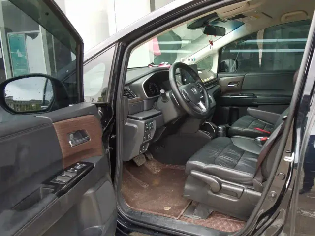 Honda Odyssey — Фото автомобиля 6