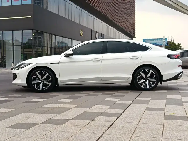 Volkswagen Lamando — Фото автомобиля 24