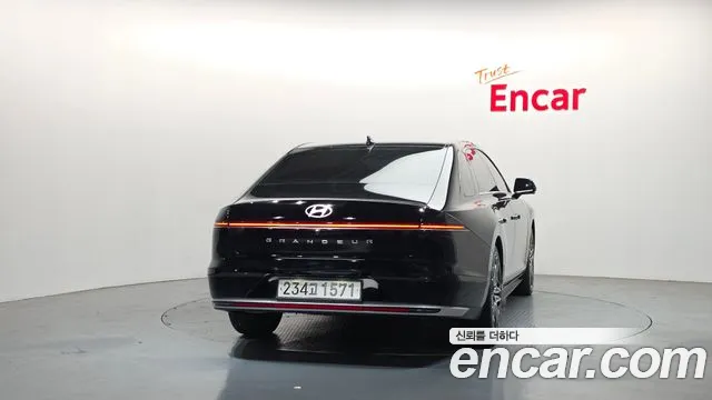 Hyundai Grandeur Grandeur (GN7) 2.5 Бензин 2WD — Фото автомобиля 4