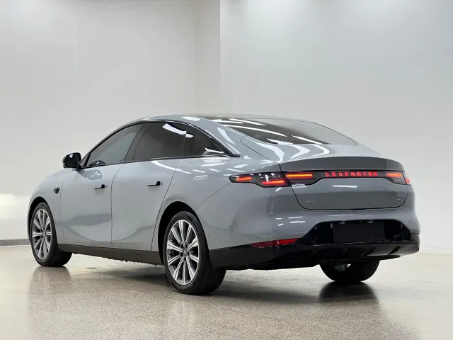 Leapmotor C01 — Фото автомобиля 3
